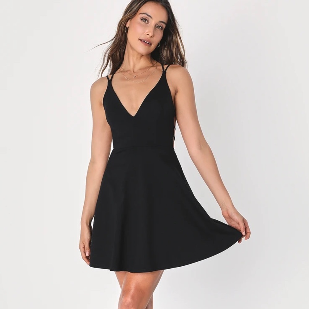 Black Backless Skater Dress - Picture 3 of 4